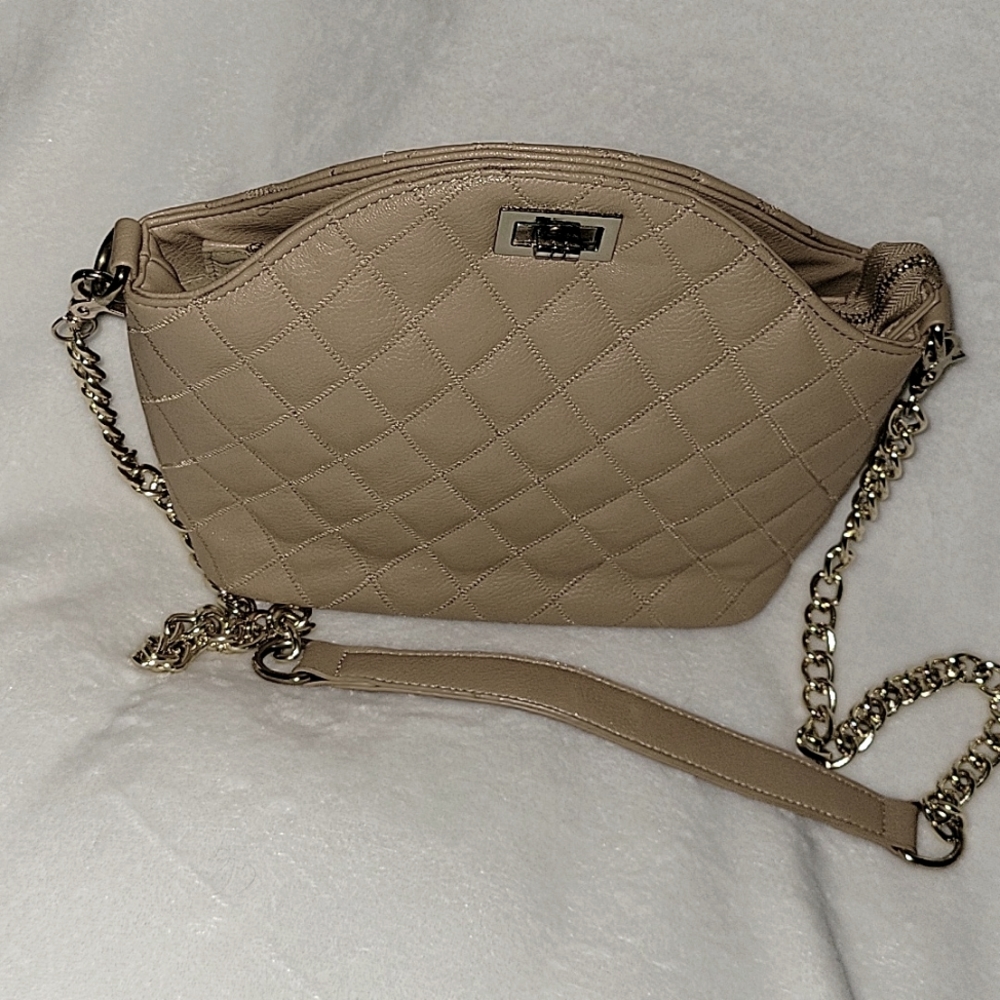 Tan Purse w/zipper